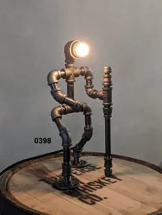 میز لامپ لوله ای صنعتی لامپ لوله ای لامپ PipeMan Robot Lamp |  اتسی
