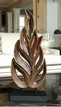 مجسمه سازی برگ چوبی دست ساز هنری Decozen نمادی از صلح و هماهنگی برای دکوراسیون اتاق.