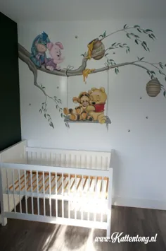 Muurschildering: Baby Pooh and Friends.  درب Gemaakt Kattentong Decoratiewerken.  - 2019 - مهد کودک دی