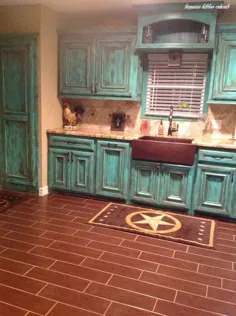 کابینت های آشپزخانه فیروزه ای طی 10 سال به این شکل به نظر می رسند