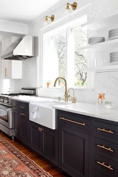 طرح آشپزخانه آبی و برنجی در سال 2020 |  رنگ کابینت آشپزخانه ، سنگ مرمر آشپزخانه ، نقاشی آشپزخانه نقاشی