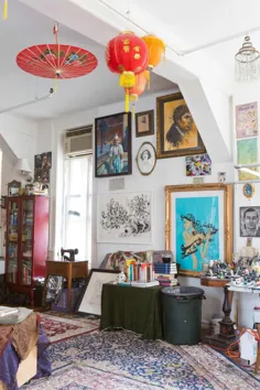 هنرمند Molly Crabapple’s Politics Charged NYC Home