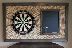 Wine Cork Dartboard Backer with Scoreboard and Dart Storage 49 "x 29" |  اتاق بازی D © © cor |  پشتیبان دارت بورد چوب پنبه ای نجات یافته