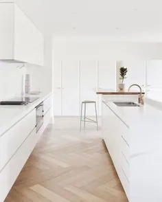 23 آشپزخانه سفید بدون کف چوب - پایین خط لیا