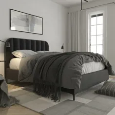 تختخواب سفارشی تختخوابشده کم حجم Mercer41 Perrine ، مخمل / روکش دار / چوب جامد به رنگ سیاه ، ملکه سایز |  Wayfair