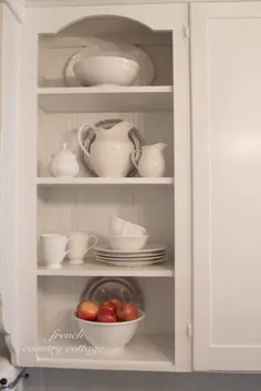 ایجاد قفسه های باز در آشپزخانه - کلبه کشور فرانسوی