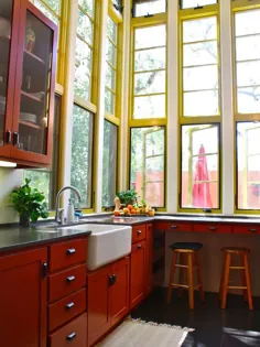 پنجره های اسیدی سبز در یک آشپزخانه شگفت انگیز!  [600 x 801] (در اصل از homedit.com)