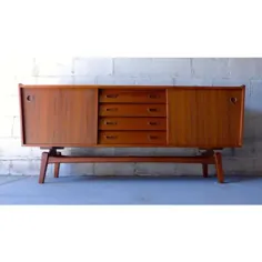 Credenzas ، بوفه ها و بوفه ها