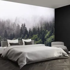 تصویر زمینه عکس متحرک یا غیربافته جنگل مه آلود کوهستانی |  دیوارپوش دامنه کوه جنگلی در ابر کم ارتفاع و همیشه سبز