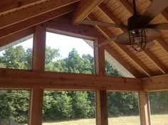 یک ایوان صفحه سقف شیروانی کاملاً جدید برای این صاحبان خانه های Auburn IN