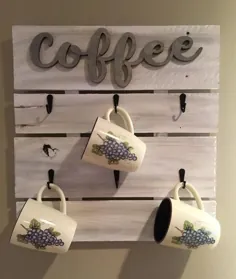 قفسه فنجان قهوه ، علامت قهوه با قلاب دکوراسیون مزرعه سفید و مزاج سفید ، آویز لیوان لیوان قهوه ، آشپزخانه روستایی