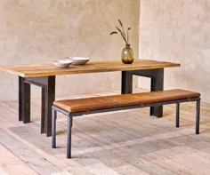 میز و نیمکت های چوبی