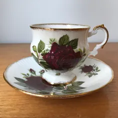 لیوان چای رز قرمز تیره و لیوان چای خوری الیزابت و بشقاب چای و |  اتسی
