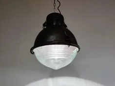 لامپ های صنعتی با شیشه ، دهه 1930