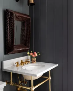 هایدی کالییر در اینستاگرام: "این آینه هنری ولگرد کاملا مناسب برای یک حمام کوچک اما قدرتمند است.  ؟: @ haris.kenjar #heidicaillierdesign # طراحی داخلی... "