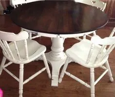 میز و صندلی در رنگ سفید گچ سفید ®