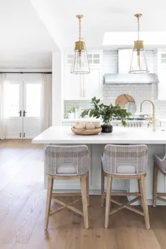 طرح آشپزخانه خاکستری سفید و روشن - انتقالی - آشپزخانه