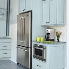 برای به روزرسانی آشپزخانه کلاسیک از رنگ آبی خنک استفاده کنید