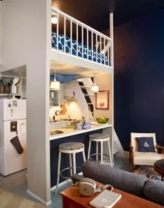 آپارتمان کوچک را با یک تخت اتاق زیر شیروانی مبله کنید