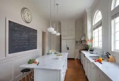 کابینت های آشپزخانه عاجی - انتقالی - آشپزخانه - بنجامین مور خاکستری کلاسیک - Ty Larkins داخلی