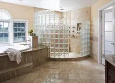 طرح های دوش بلوک شیشه ای سفارشی منحنی های زیبایی به حمام مدرن اضافه می کنند