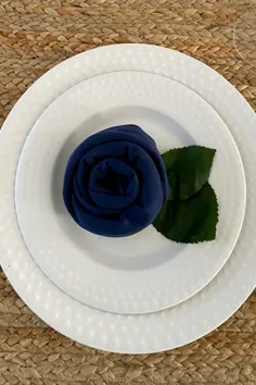 آموزش تاشو دستمال گل رز ساده ساخته شده است