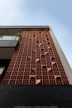 Bungalow Elevation نمایشی از الگوها و بافت ها است |  ANTARIKSH DESIGN STUDIO - خاطرات معماران