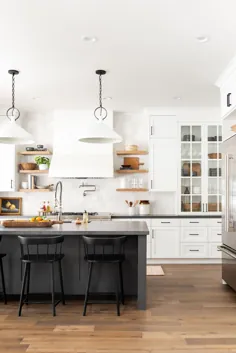 آشپزخانه انتقالی سیاه و سفید - Studio McGee