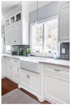 طرح های رنگی آشپزخانه با کابینت سفید