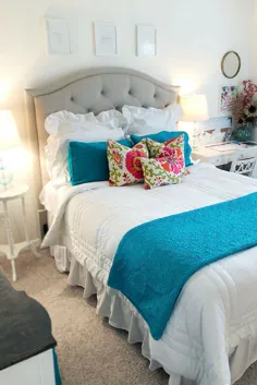 اتاق خواب عمدتا سفید با یک رنگ پاپ - ماری آنا جفکوات