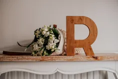 حروف چوبی سفارشی وسط دکور مدرن ، حروف بزرگ چوبی ایستاده علامت نام کودک ، حروف چوبی الفبا برای قفسه اولیه R