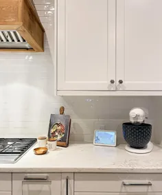استیسی |  پست اینستاگرامی DIY & Frugal Living: «دکوراسیون آشپزخانه جدید مورد علاقه من چیست؟  تصویر زمینه هنری در نمایش اکو من.  این چاپ های مختلف هنری ، عمدتا پرنعمت را می چرخاند.  عاشقشم.  دارند..."