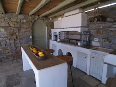 آشپزخانه هوای آزاد با محل bbq ، اجاق گاز و سینک مرمر