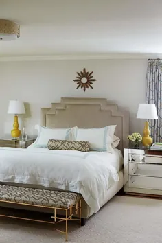 تختخوابی Taupe Velvet Art Deco با لامپ های زرد و کابینت های آینه ای - انتقالی - اتاق خواب