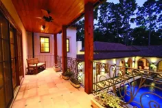 خانه به سبک آیین خیمه ای Memorial's Bayou Woods شامل کازیتا است