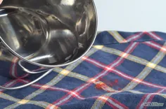 چگونه می توان لکه های خون خشک شده را از پارچه پاک کرد