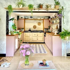 رنگ مبلمان Frenchiciture در اینستاگرام: «آشپزخانه ای که مستقیماً از یک افسانه به نظر می رسد.  ؟  طرفدار فرانسوی ، کتی ، درthe_koo_koo_nest_ ما را باور دارد که با او به پری ها ایمان داریم... "
