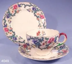 Royal Cauldon Victoria Vintage Tea Cup، Saucer and Tea Plate Trio - فروخته شده