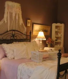 یک سوئیت اتاق خواب مستر بنفش برای دختران صورتی رنگ