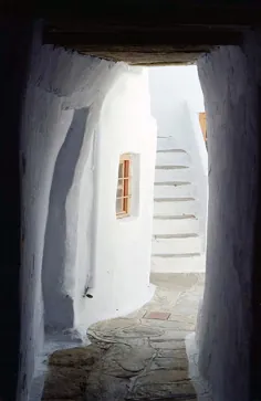 پاساژ در تینوس، یونان