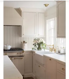 طراحی علی هنری در اینستاگرام: “آیا آشپزخانه های کرم رنگ آشپزخانه های جدید سفید هستند؟  در حال حاضر روی یک آشپزخانه سفید خامه ای کار می کنید و این آشپزخانه مواد اصلی را فراهم می کند ... "