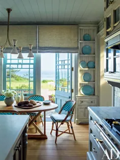 این خانه ساحلی خیره کننده با زنجیر در همپتونس دارای ویژگی های Modern-Meets-Victorian Interiors |  خلاصه معماری