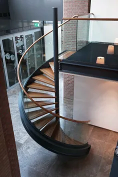 نرده شیشه ای راه پله مارپیچ طراحی مدرن