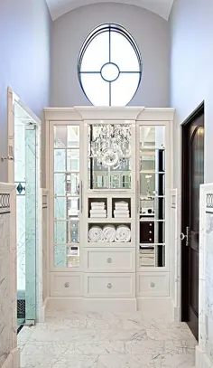 کابینت های کتانی حمام سفید با درهای آینه ای - انتقالی - حمام