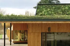 مدرسه پل شوالیر با سقف سبز به فرانسه ارتباطی با طبیعت در فرانسه می دهد