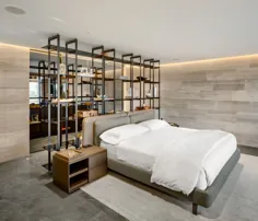 اتاق خواب معاصر با دیوار تقسیم کننده بزرگ - روند تزئینات منزل - Homedit
