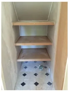 زیر پله ها قفسه های کمد ذخیره سازی