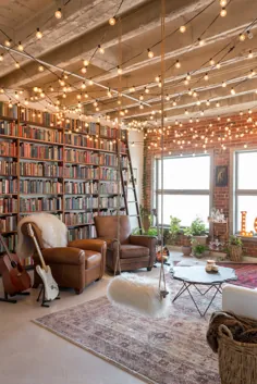 یک دکوراسیون Artty Downtown Loft در LA که با کتاب همراه است