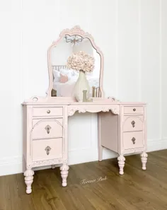 جدید - غرفه منحصر به فرد Forever Pink Vintage با آینه ، غرور عتیقه ، مبلمان اتاق خواب صورتی توسط ForeverPinkVintage از Forever Pink of Glen Mills، PA |  اتاق زیر شیروانی