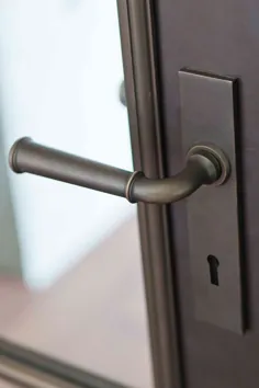 درب های فلزی توسط جعبه های برنز معماری